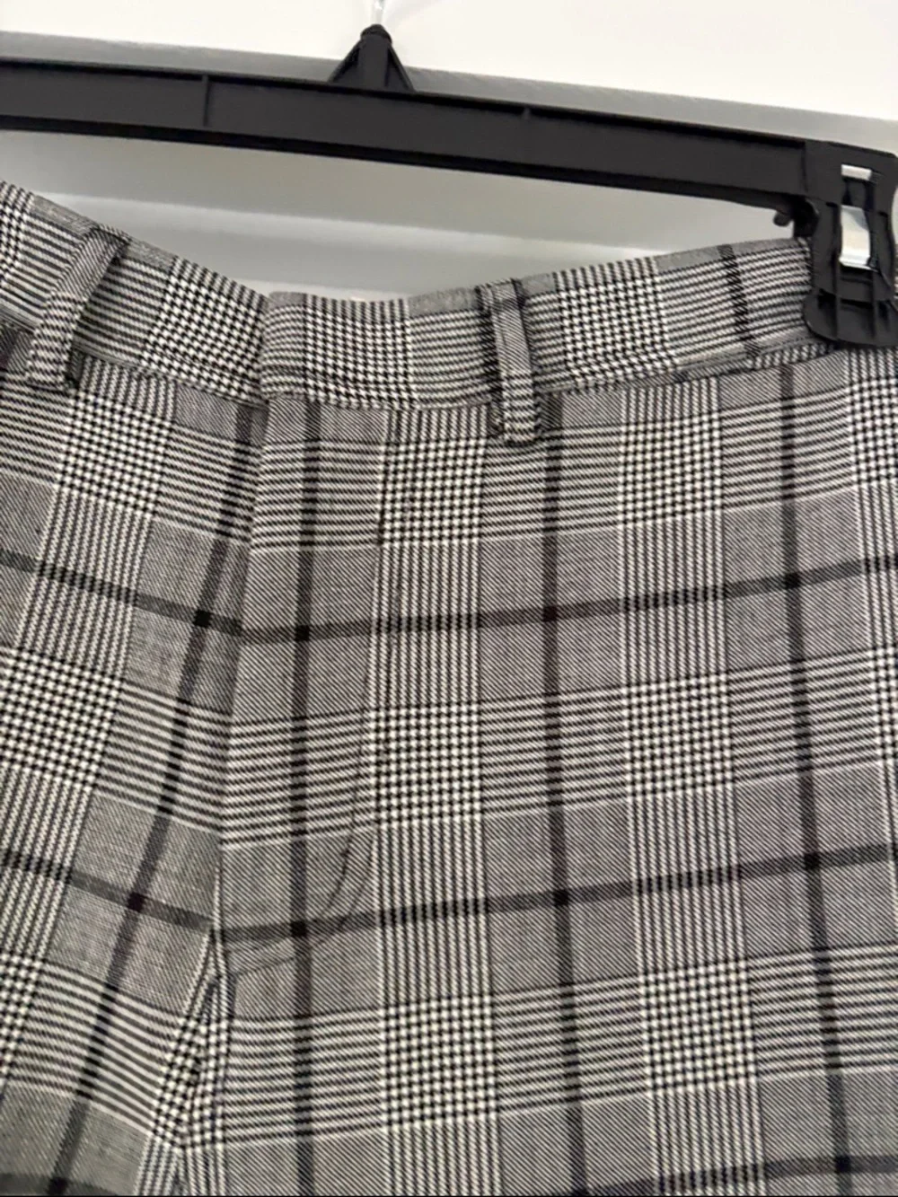 Sea New York cropped high rise black plaid Wide-Pants. Button and zipper fly. - Picture 7 of 15